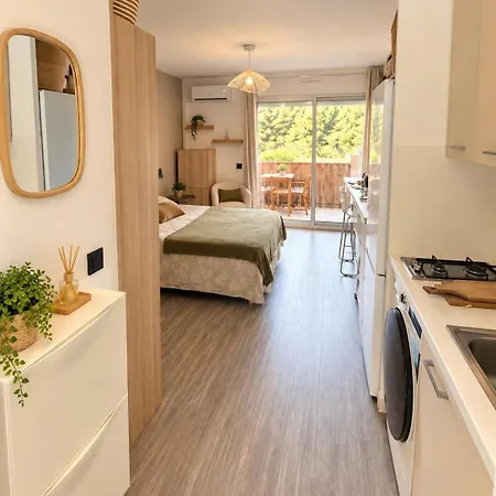 La Parenthese Studio, Parking, Piscine Climatisee *
