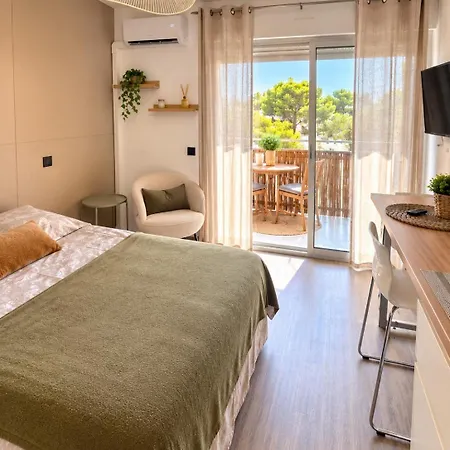 La Parenthese Studio, Parking, Piscine Climatisee *